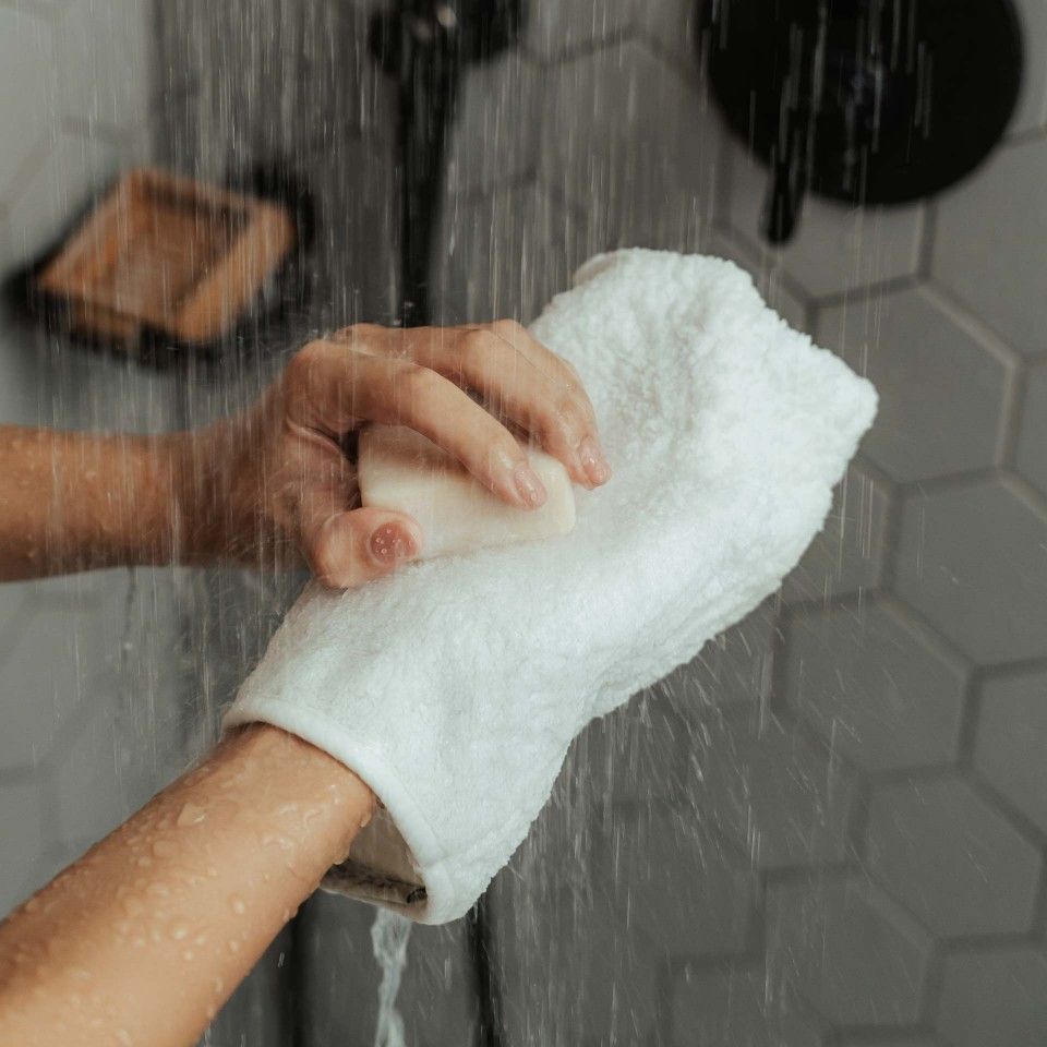 Body Soap + White Bath Glove