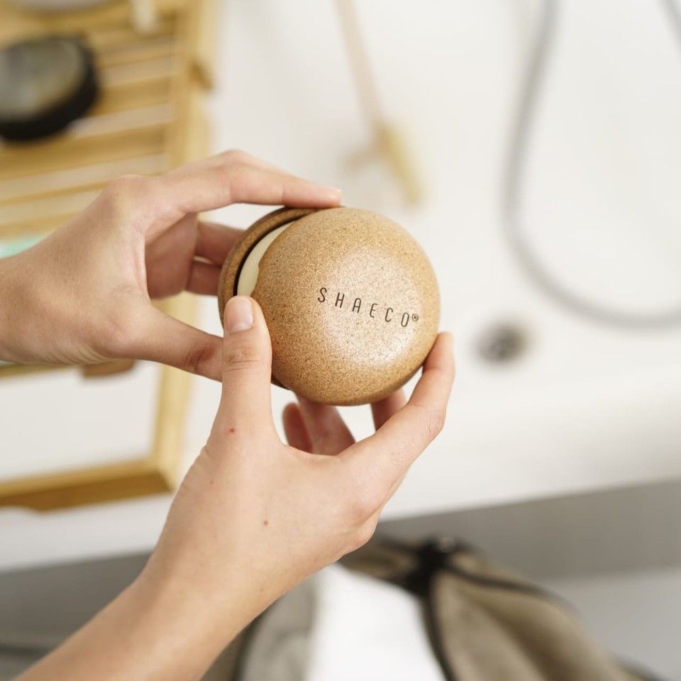 Skin Pamper Moisturizing Bar + Pebble Carrying Case